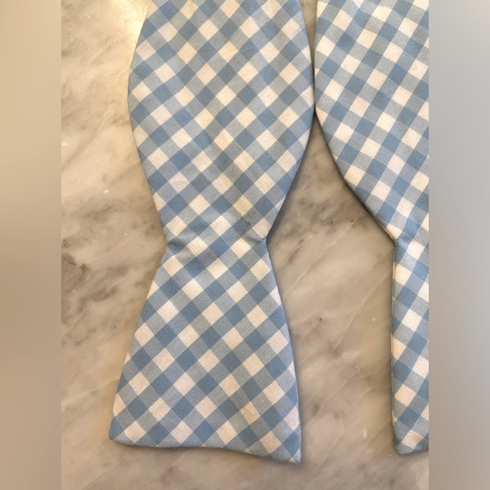 Vineyard Vine Gingham Bow Tie